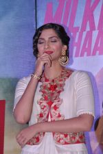Sonam Kapoor at the Audio release of Bhaag Milkha Bhaag in PVR, Mumbai on 19th June 2013 (30).JPG